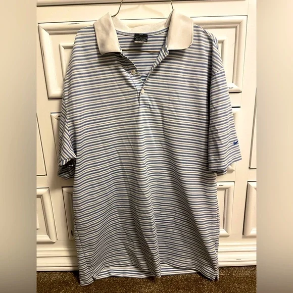 **Buy 4 Get 1 Free!! $5 Items Only!!** Men’s Nike Polo Dri Fit - Picture 1 of 5